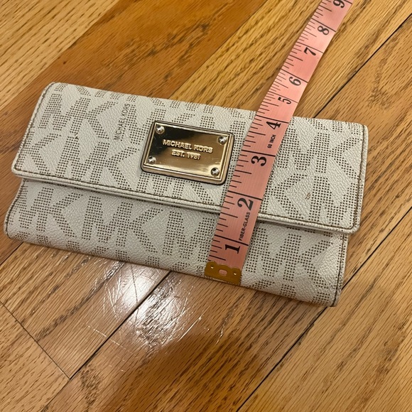 Michael Kors Trifold Wallet with Checkbook Insert - Picture 2 of 12